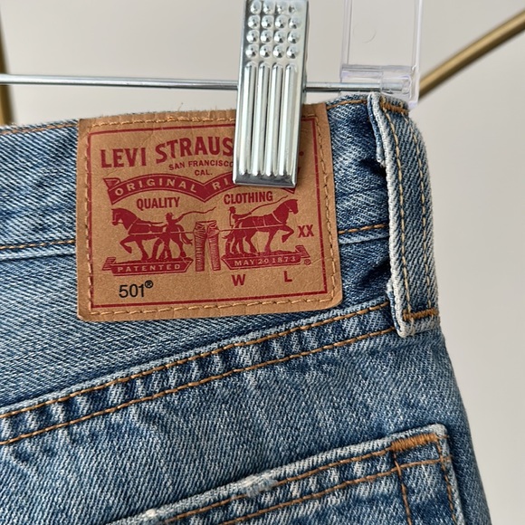 Levi’s shorts - Picture 3 of 4